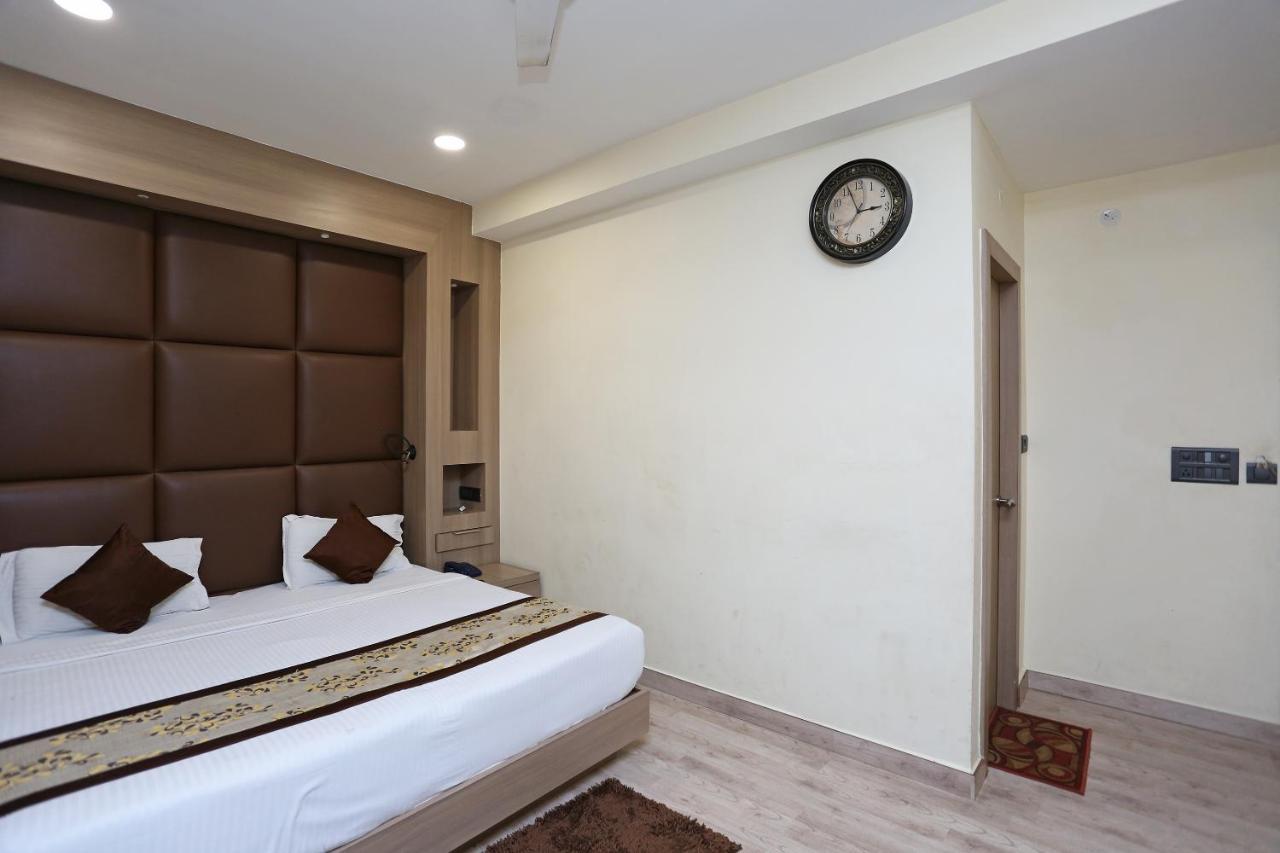 Capital O 5663 Gs Inn Chinhat Exterior foto