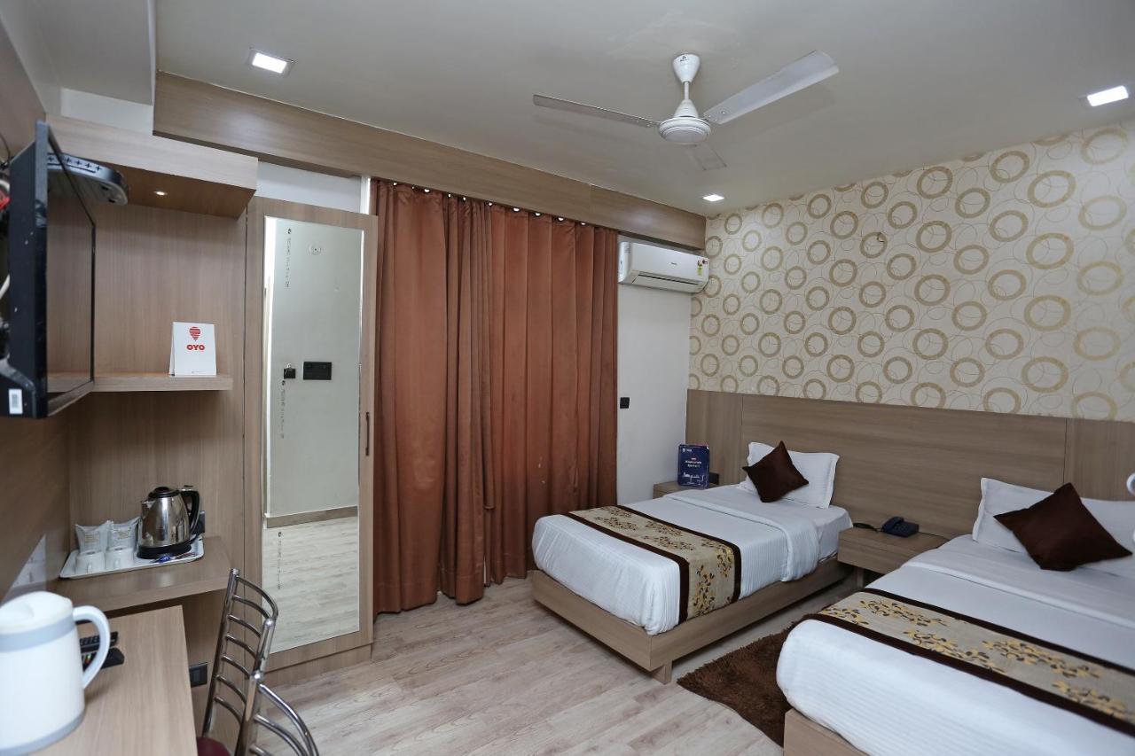 Capital O 5663 Gs Inn Chinhat Exterior foto